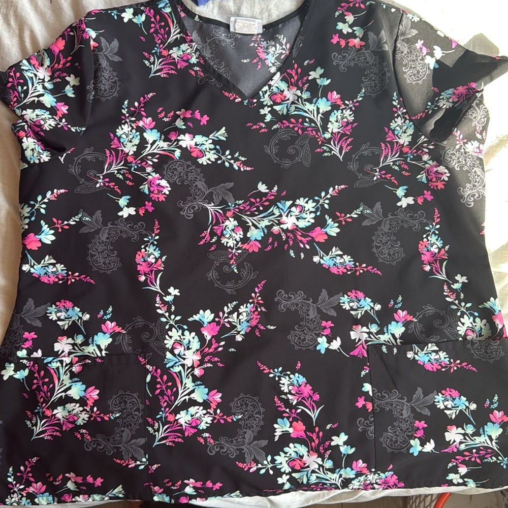 Women’s scrub top